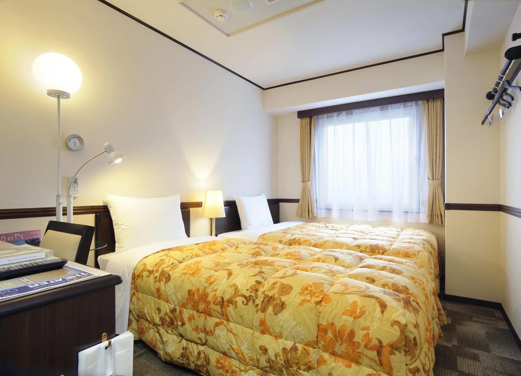 Toyoko Inn Kokura-Eki Minami-Guchi Kitakyushu Buitenkant foto