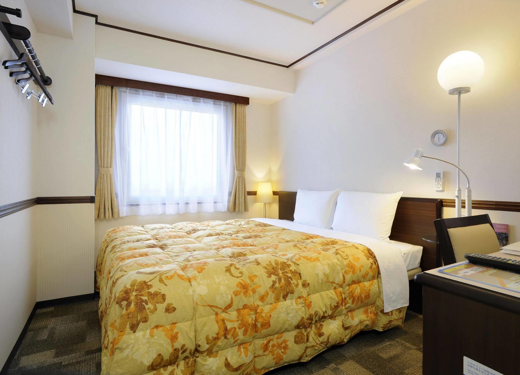 Toyoko Inn Kokura-Eki Minami-Guchi Kitakyushu Buitenkant foto