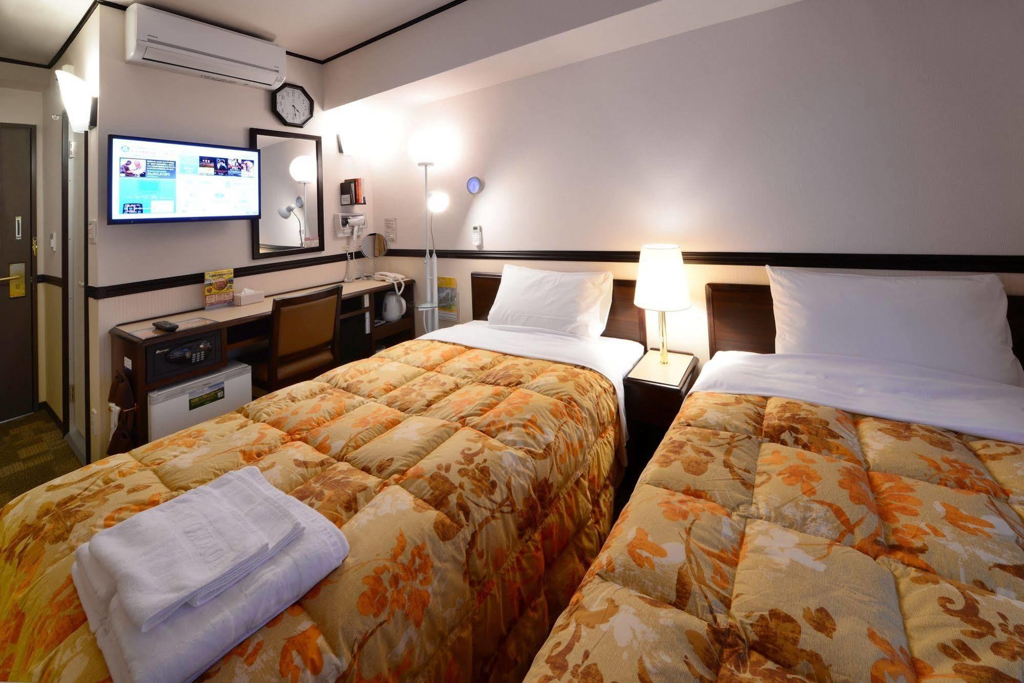 Toyoko Inn Kokura-Eki Minami-Guchi Kitakyushu Buitenkant foto