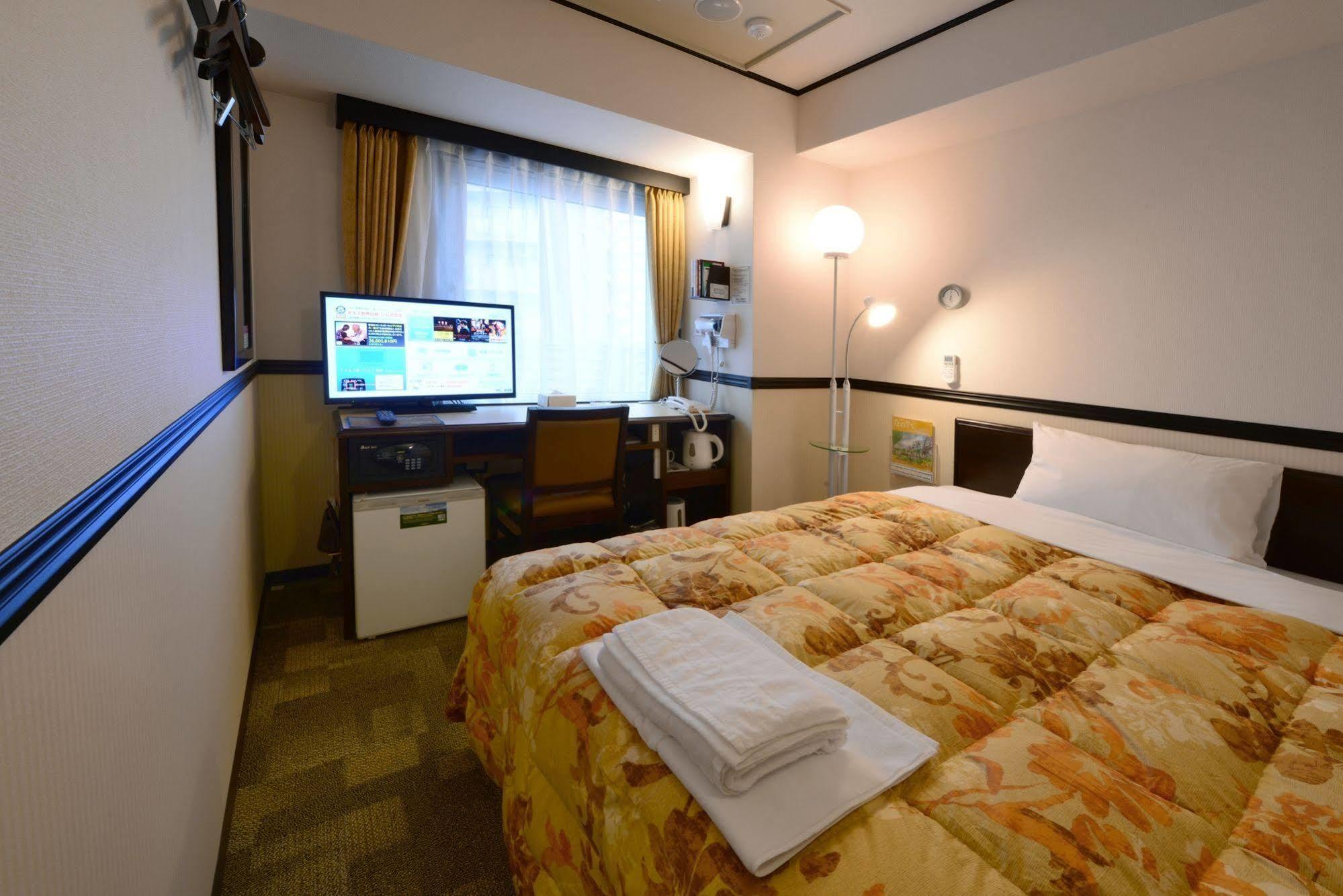 Toyoko Inn Kokura-Eki Minami-Guchi Kitakyushu Buitenkant foto