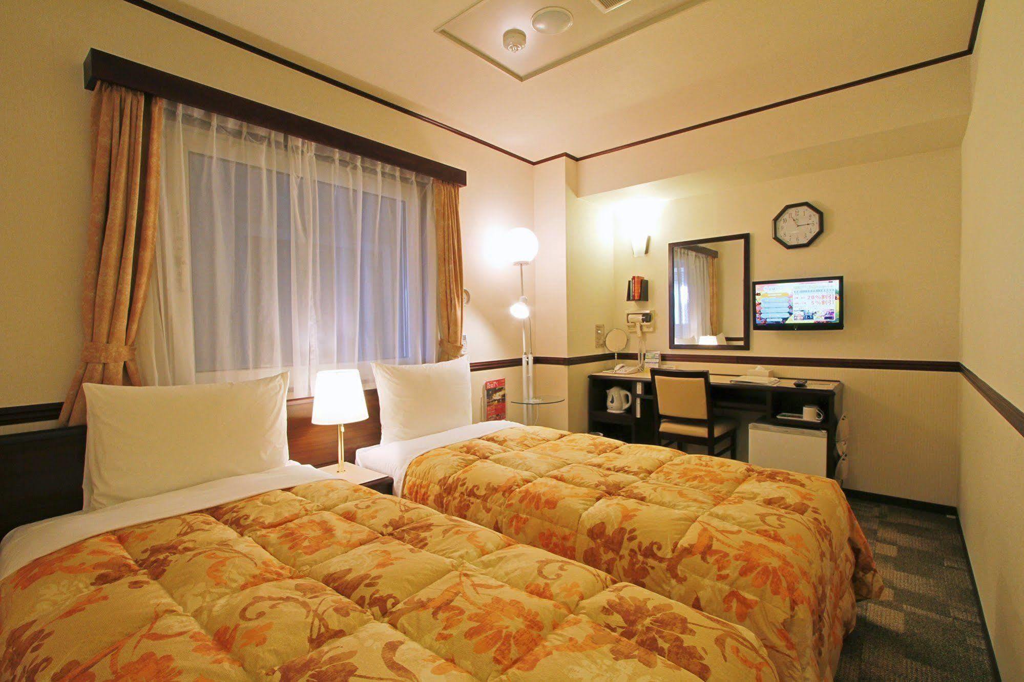 Toyoko Inn Kokura-Eki Minami-Guchi Kitakyushu Buitenkant foto